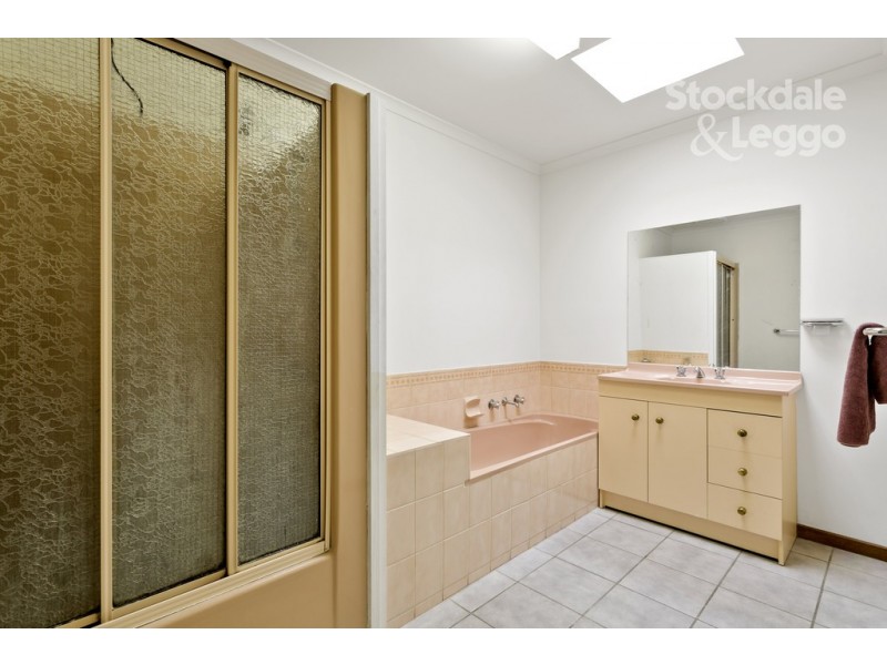 16 Besgrove Street, Rosebud VIC 3939