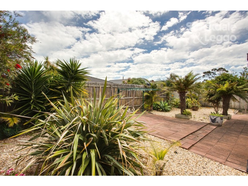 16 Besgrove Street, Rosebud VIC 3939