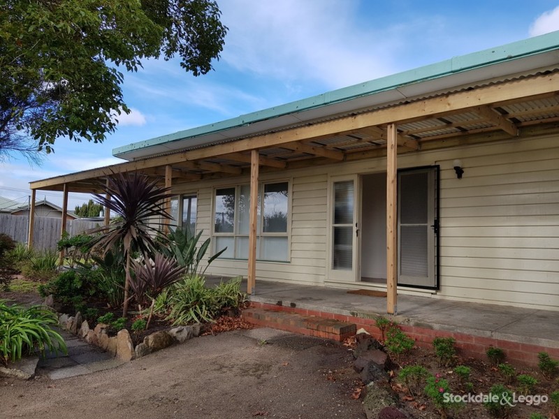 109-111 Seventh Avenue, Rosebud VIC 3939