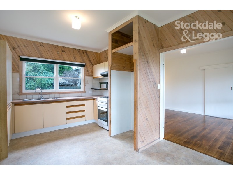 109-111 Seventh Avenue, Rosebud VIC 3939