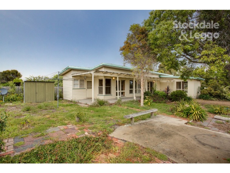 109-111 Seventh Avenue, Rosebud VIC 3939