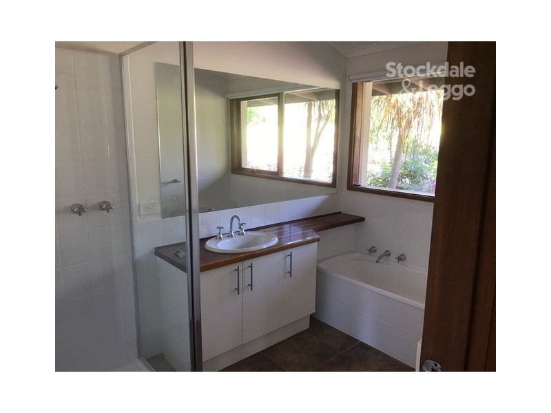 4 Radnor Rise, Somerville VIC 3912