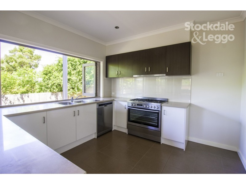 2/49 Hayes Avenue, Rosebud VIC 3939