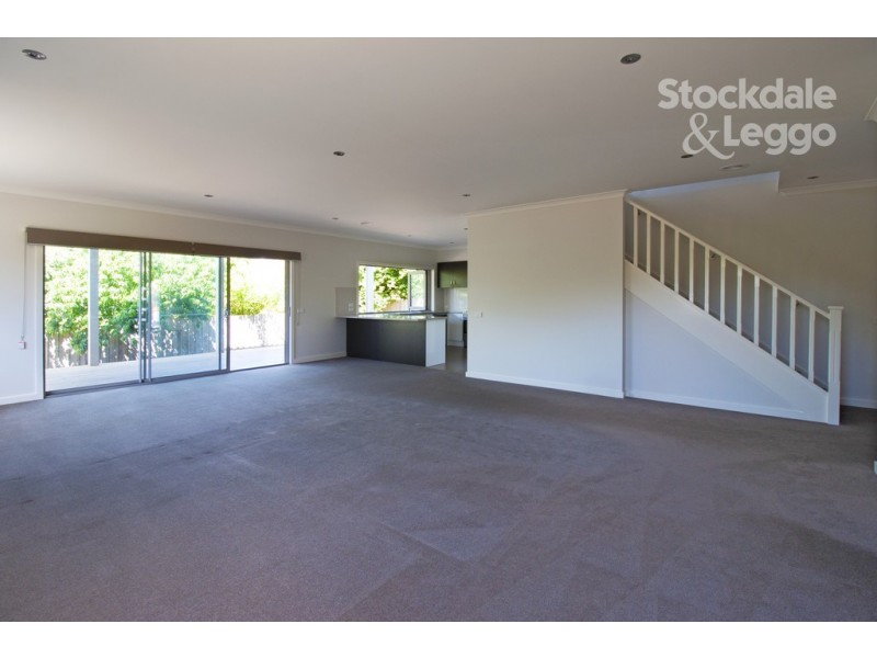 2/49 Hayes Avenue, Rosebud VIC 3939