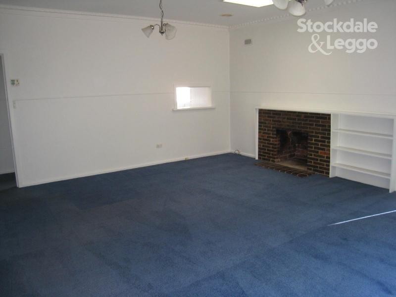 10 Cairns Avenue, Rosebud VIC 3939