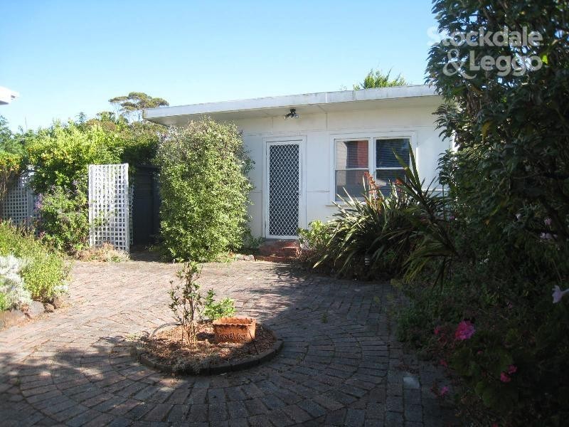 10 Cairns Avenue, Rosebud VIC 3939