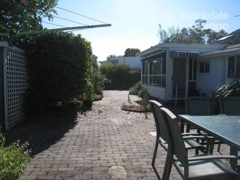 10 Cairns Avenue, Rosebud VIC 3939