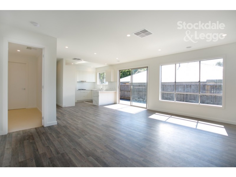 2/13 Windella Avenue, Rosebud VIC 3939