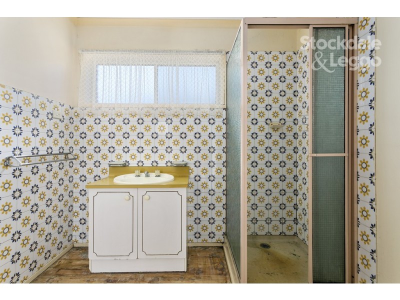 152 Ninth Avenue, Rosebud VIC 3939