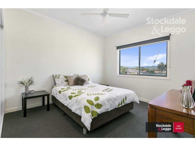 2 Seaview Avenue, Safety Beach VIC 3936