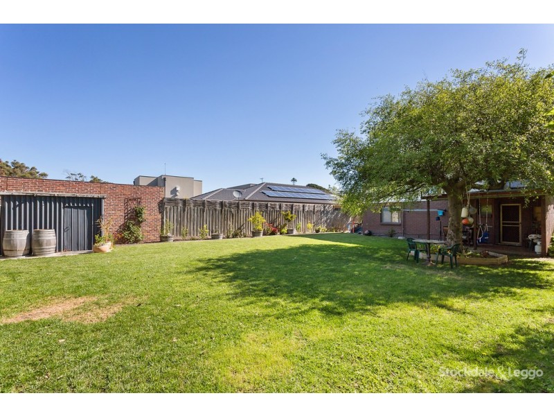 84 Seaview Avenue, Safety Beach VIC 3936