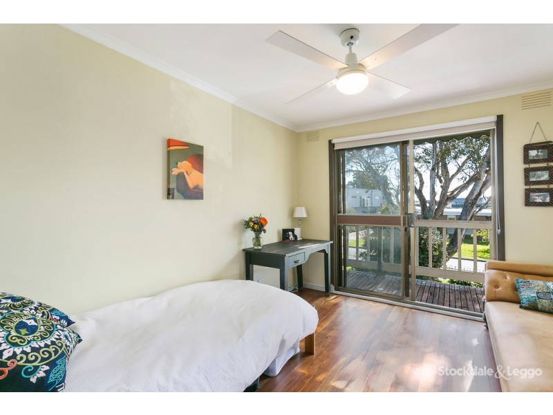 84 Seaview Avenue, Safety Beach VIC 3936