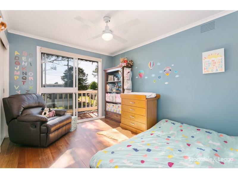 84 Seaview Avenue, Safety Beach VIC 3936