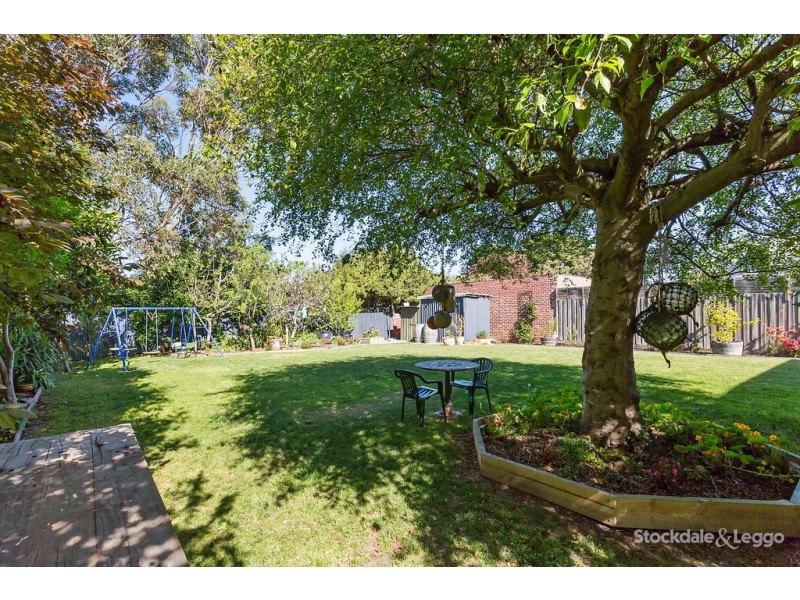 84 Seaview Avenue, Safety Beach VIC 3936