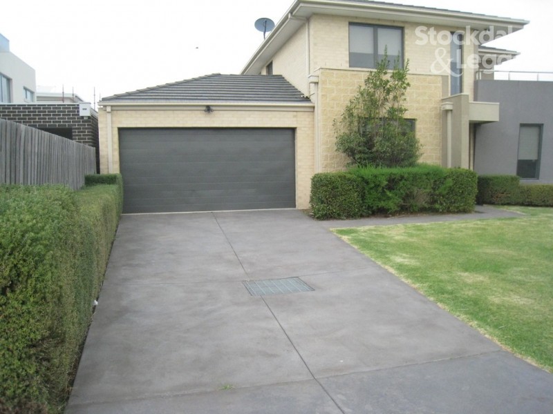 1/10 Frank Street, Safety Beach VIC 3936