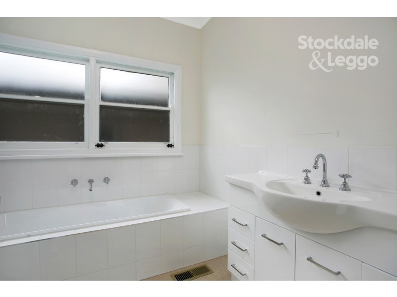 85 Ninth Avenue, Rosebud VIC 3939