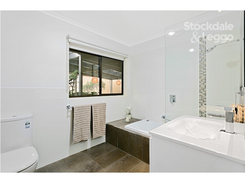 24 Warrain Avenue, Rosebud VIC 3939