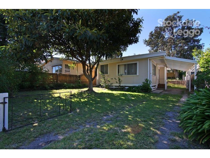 65 Sixth Avenue, Rosebud VIC 3939