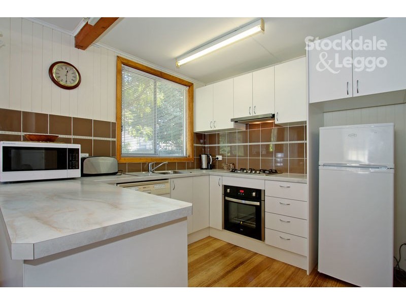 65 Sixth Avenue, Rosebud VIC 3939