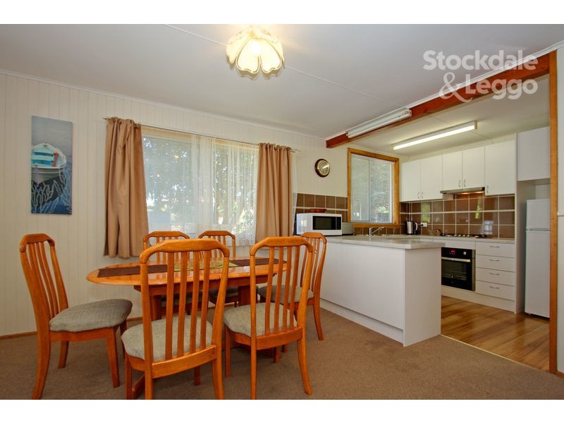 65 Sixth Avenue, Rosebud VIC 3939