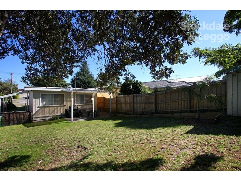 65 Sixth Avenue, Rosebud VIC 3939