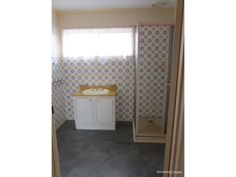 152 Ninth Avenue, Rosebud VIC 3939