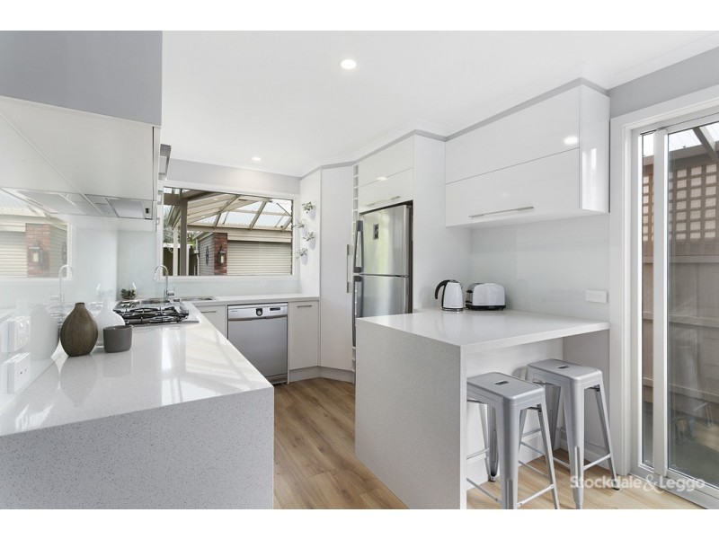 26 Fifth Avenue, Rosebud VIC 3939