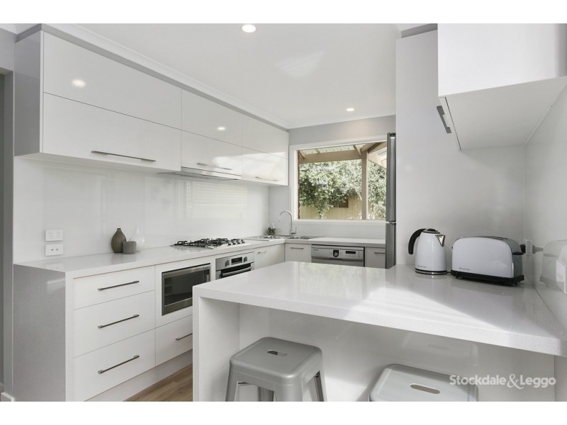 26 Fifth Avenue, Rosebud VIC 3939