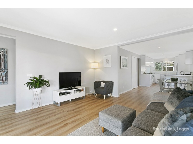 26 Fifth Avenue, Rosebud VIC 3939