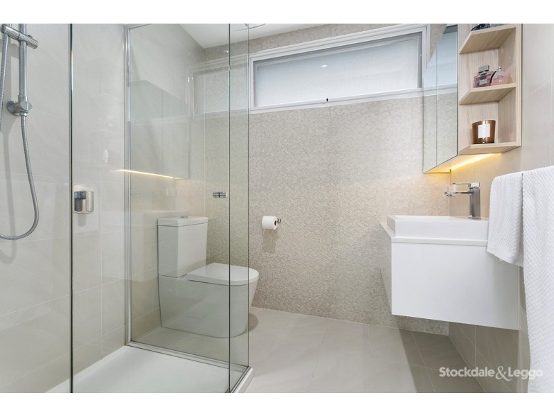 26 Fifth Avenue, Rosebud VIC 3939