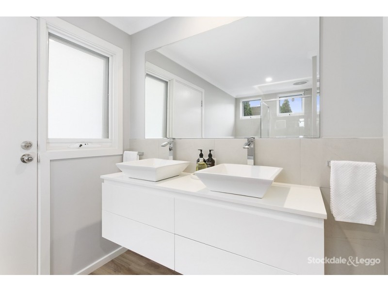 26 Fifth Avenue, Rosebud VIC 3939