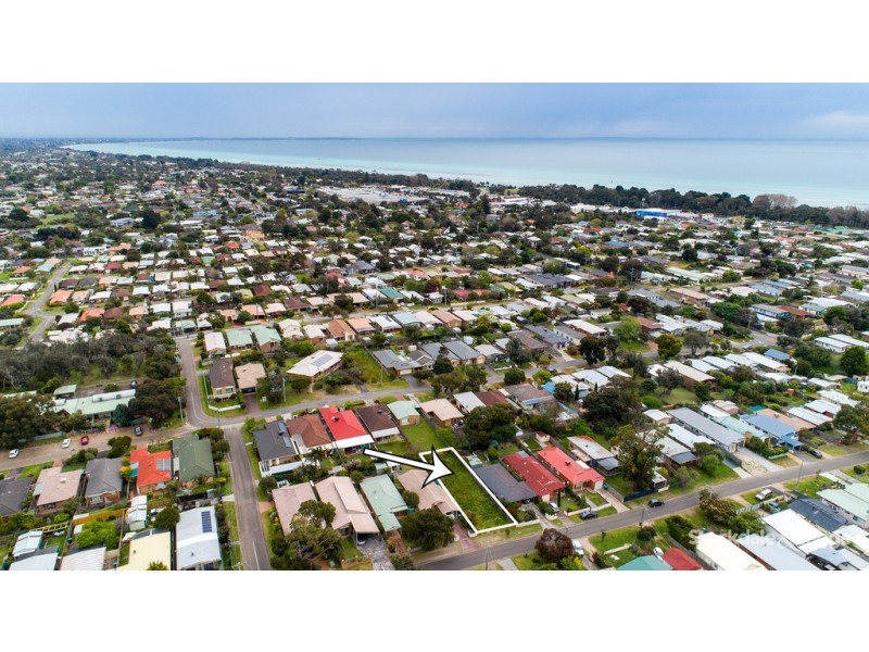 120 Sixth Avenue, Rosebud VIC 3939