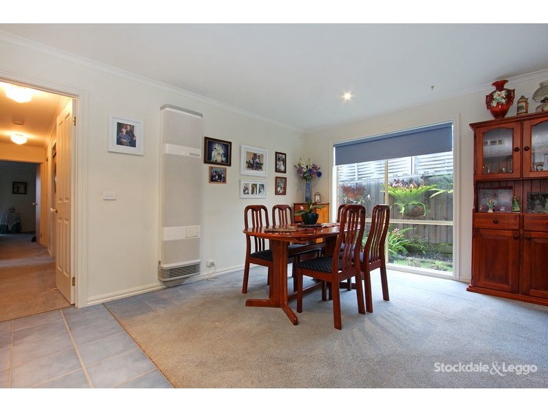182 Seventh Avenue, Rosebud VIC 3939