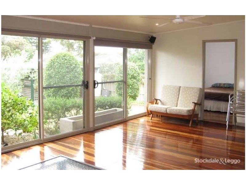 20 First Avenue, Rosebud VIC 3939