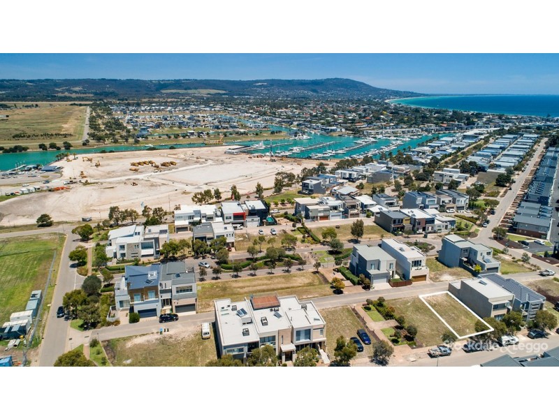 15 Helm Avenue, Safety Beach VIC 3936