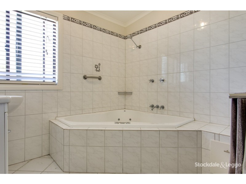 34 Riley Street, Mccrae VIC 3938