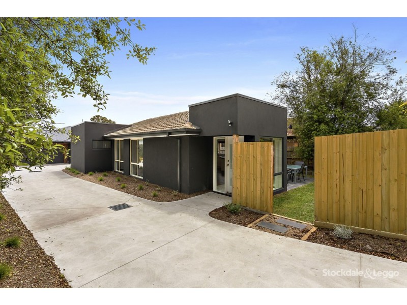 88 Leon Avenue, Rosebud VIC 3939