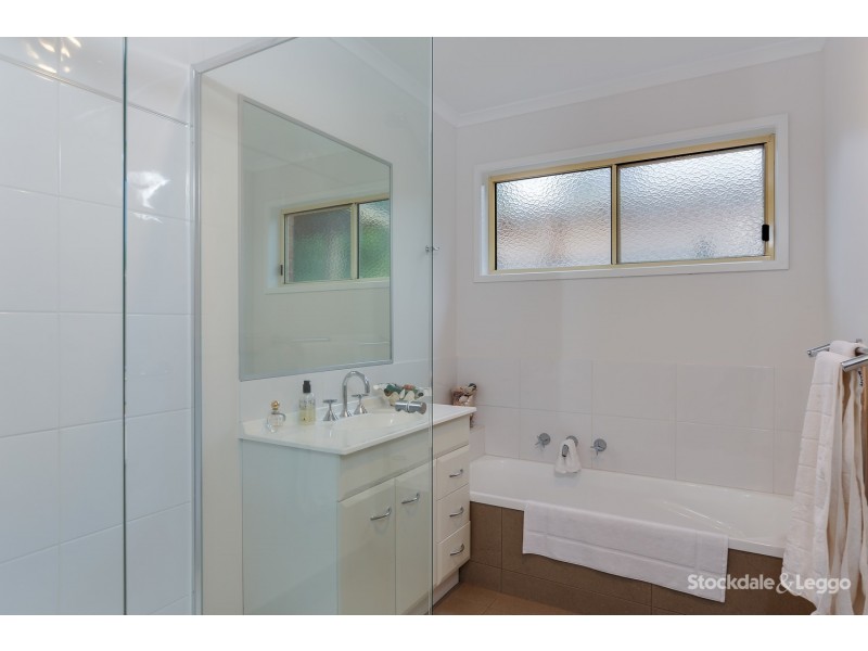 22 Leura Crescent, Rosebud VIC 3939