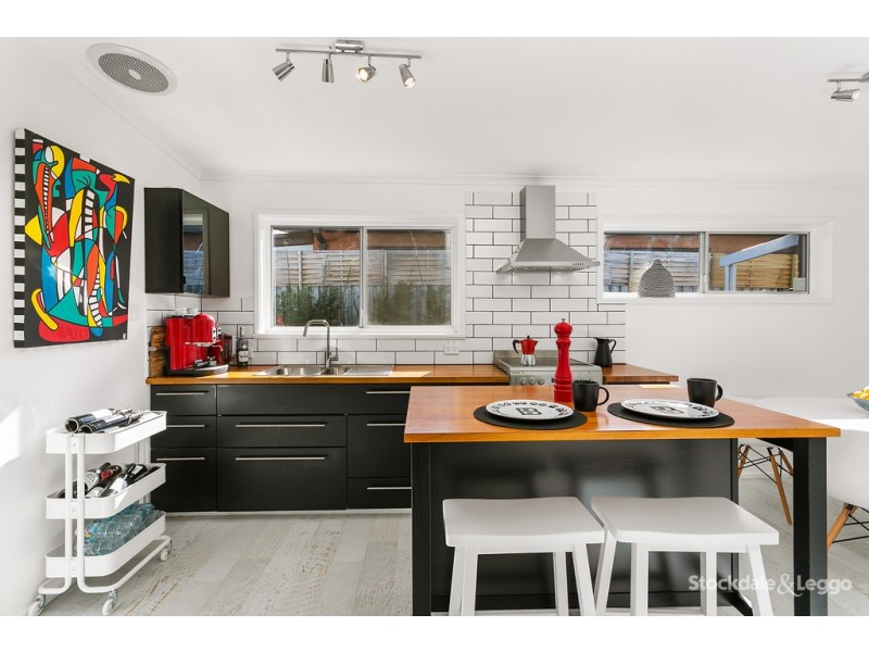 198 Ninth Avenue South, Rosebud VIC 3939