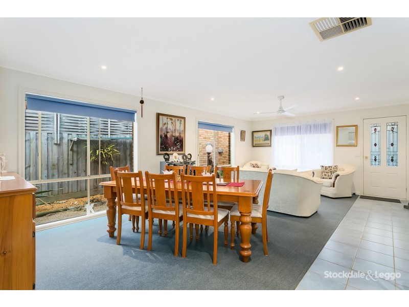 182 Seventh Avenue, Rosebud VIC 3939