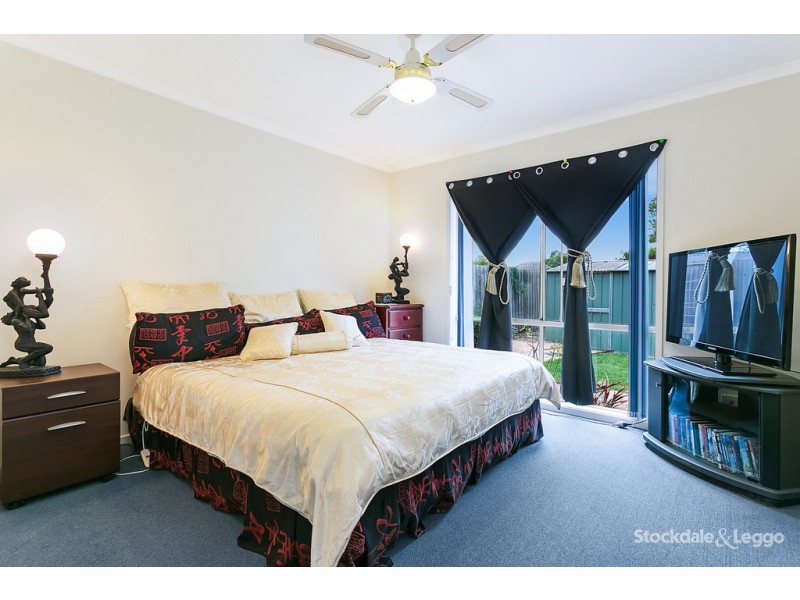 182 Seventh Avenue, Rosebud VIC 3939