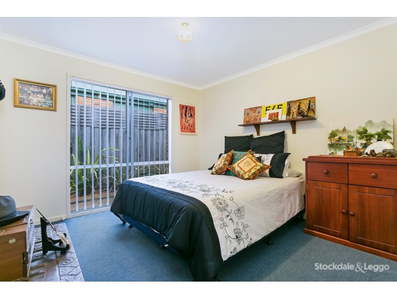 182 Seventh Avenue, Rosebud VIC 3939