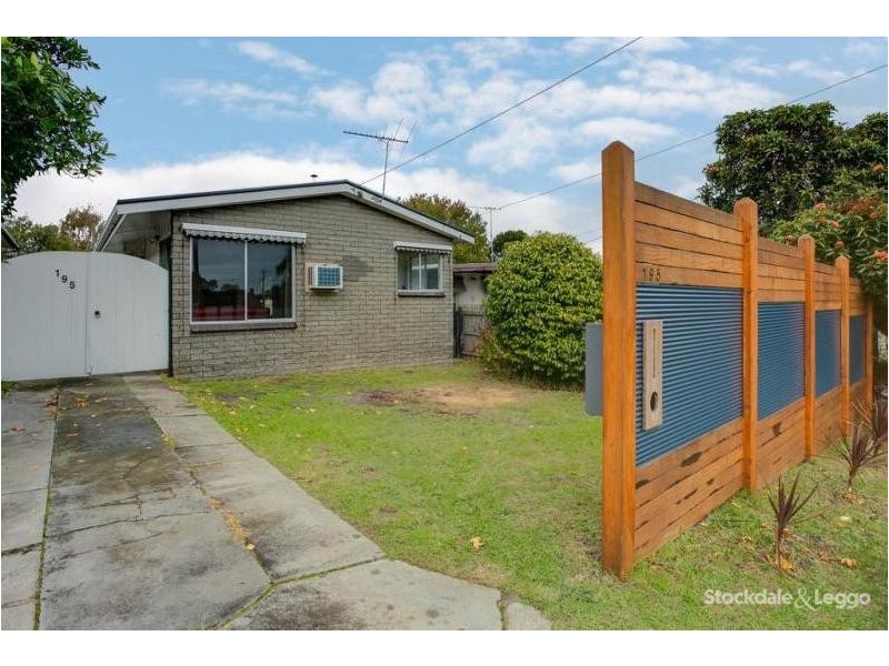 195 Eighth Avenue, Rosebud VIC 3939