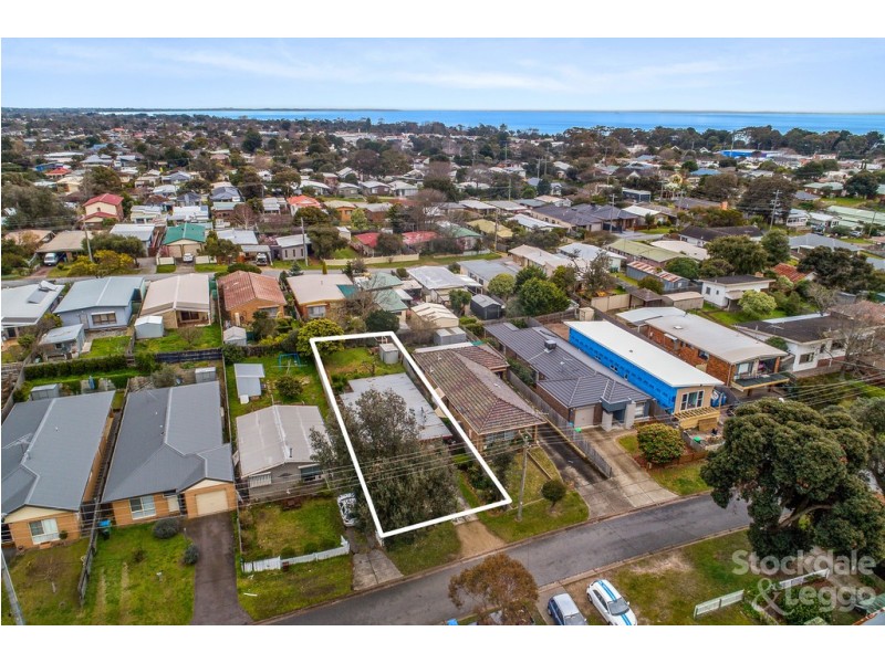 104 Fifth Avenue, Rosebud VIC 3939