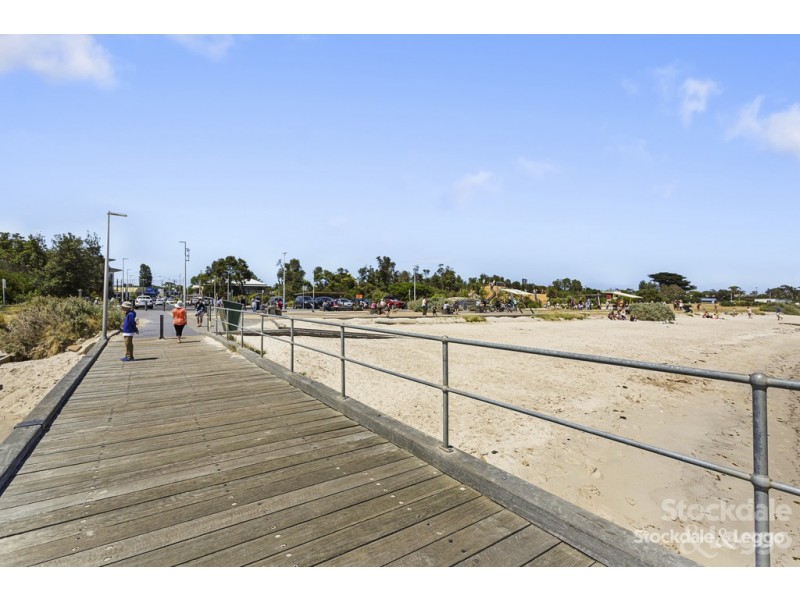 104 Fifth Avenue, Rosebud VIC 3939