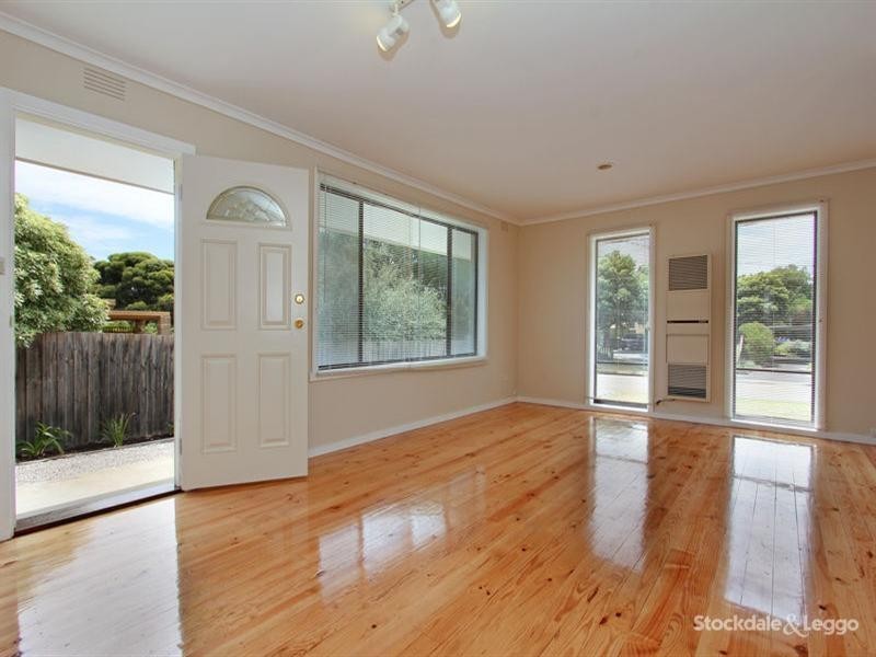 17 Hakea Avenue, Rosebud VIC 3939