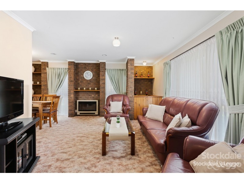 42 Woonton Crescent, Rosebud VIC 3939