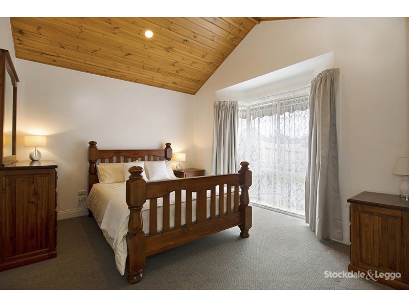 35 First Avenue, Rosebud VIC 3939