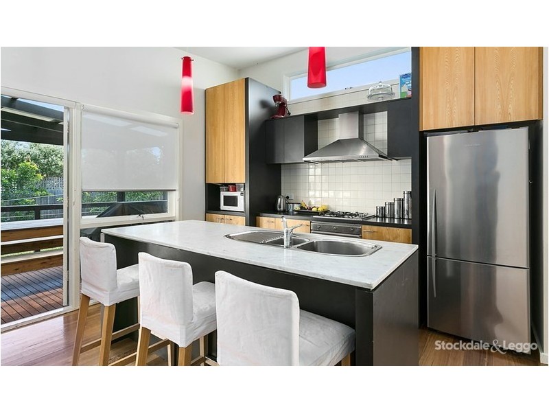 32 Fourth Avenue, Rosebud VIC 3939