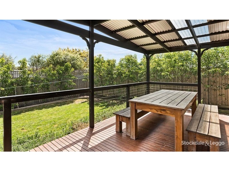 32 Fourth Avenue, Rosebud VIC 3939
